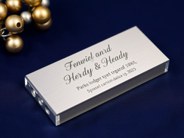 Персоналізовані подарунки оптом - чому гравіювання продає